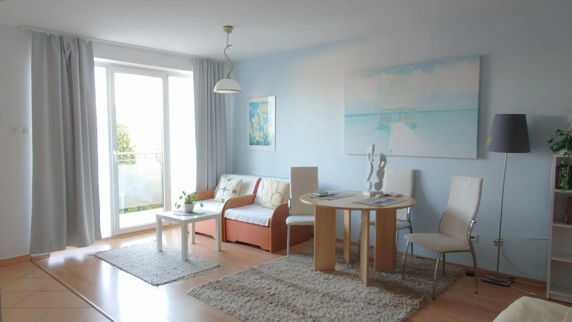 Strandnahe, Helle Ferienwohnung Fuer 2 Personen Kolobrzeg